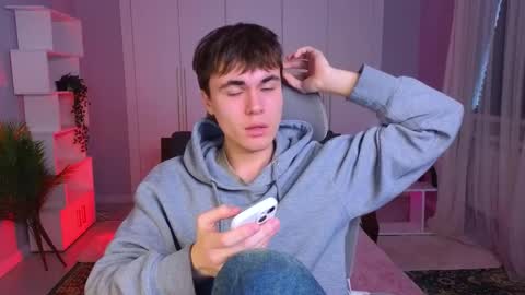 Maks online show from February 9, 9:37 am