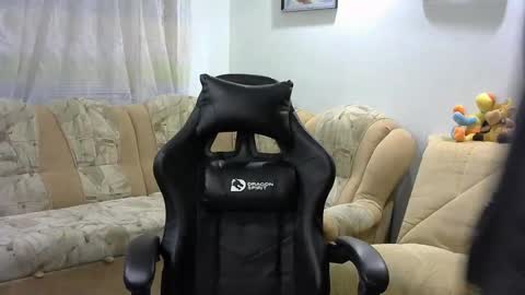 IsXLoves online show from February 18, 5:24 pm