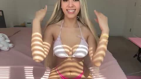 Vanessa online show from June 26, 4:01 pm