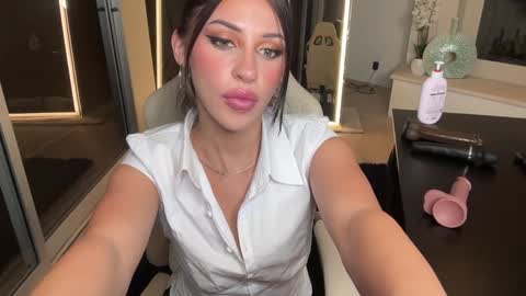 itskassielee online show from December 2, 8:47 am