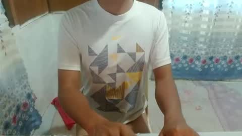 itsmelily05 online show from March 20, 10:37 pm