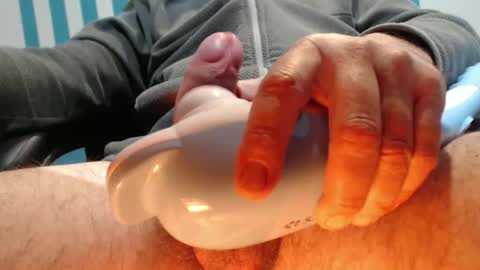 Snapshot of itsmeyes69 chatting on September 17, 9:40 pm itsmeyes69 online show from September 17, 9:40 pm