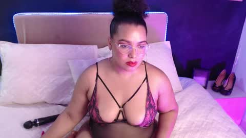 Ivannee  online show from February 2, 3:32 am