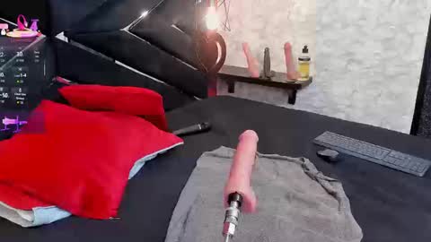 Ivis  online show from September 12, 3:14 pm