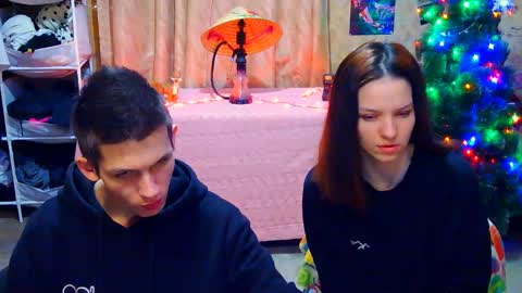 Ivy and Lester online show from December 28, 9:51 pm