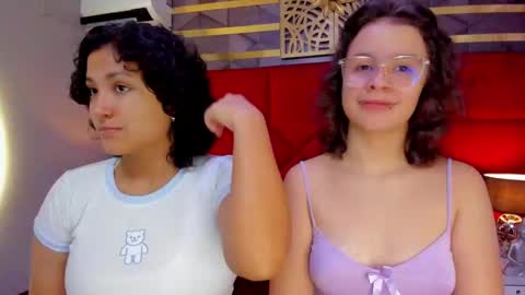 Snapshot of ivy_and_molly chatting on December 3, 12:02 pm Ivy and Molly online show from December 3, 12:02 pm