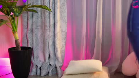 Ivy Myaa online show from May 23, 5:36 am