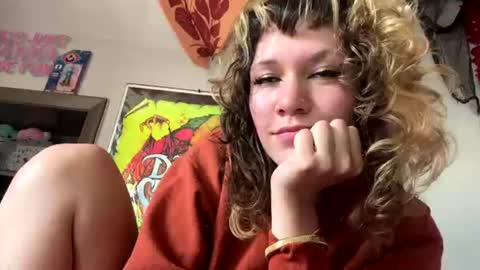 IVY DEVILL online show from August 5, 7:11 pm