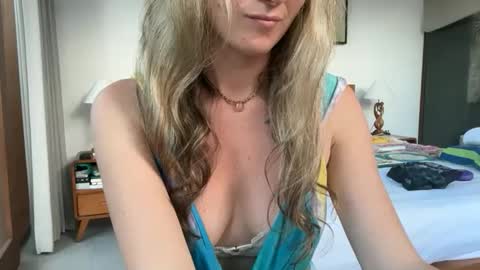 ivysagex online show from April 9, 8:20 am