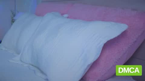 Ivy Swings online show from October 2, 12:15 pm