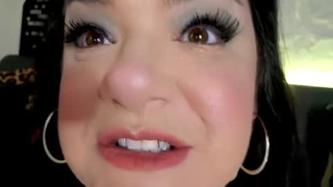 Gwen LaCourt online show from April 12, 12:42 pm