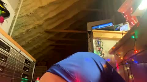 Snapshot of iwinnner chatting on December 23, 3:18 am That Guy online show from December 23, 3:18 am