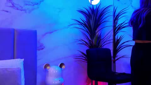 izabelle_02 online show from February 26, 5:22 am