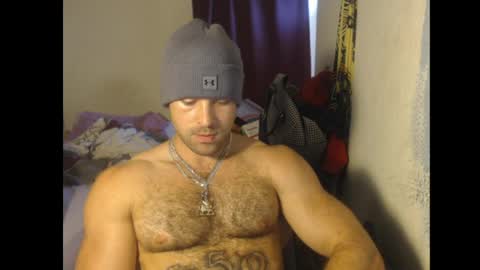 izak144 online show from April 29, 1:54 am