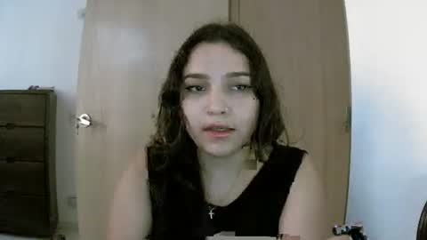 izzy_32 online show from February 18, 10:09 pm