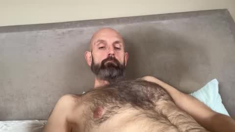 izzysboytoy1 online show from March 7, 10:15 am