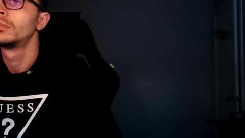 Yoursexxyguy online show from March 5, 4:56 am