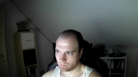 here4y online show from January 9, 9:15 am