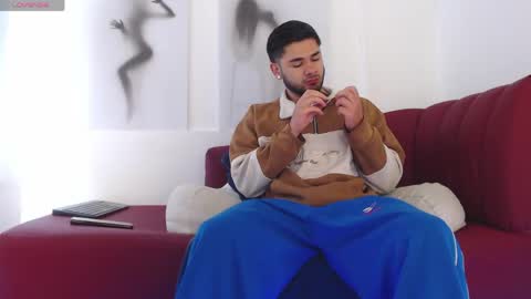    online show from April 15, 11:46 am