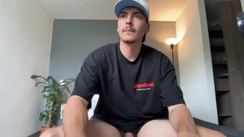 INDEPENDENT MODEL online show from May 11, 2:45 pm
