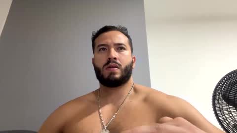 Snapshot of jackdanielsm chatting on February 12, 4:33 am jackdanielsm online show from February 12, 4:33 am