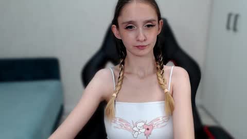 Snapshot of jackie__morgan chatting on January 3, 1:35 pm jackie__morgan online show from January 3, 1:35 pm