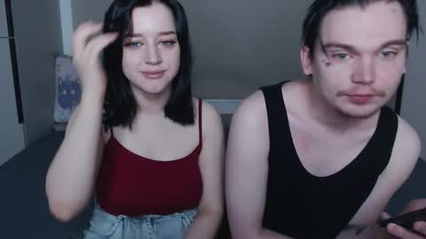 Snapshot of jackoffjillss chatting on October 14, 7:17 pm JackOffJillss online show from October 14, 7:17 pm