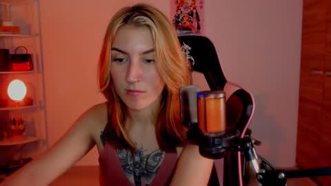 Linda Sofia help me get to 100 thumbs up online show from January 30, 4:06 am