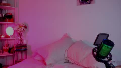 Linda Sofia help me get to 100 thumbs up online show from February 23, 4:28 am