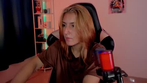 Linda Sofia help me get to 100 thumbs up online show from January 11, 4:38 am