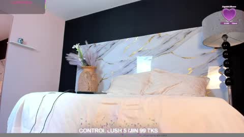 jacky_wolf1 online show from April 2, 6:15 pm