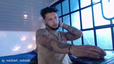 Michael Caicedo online show from August 3, 9:10 pm