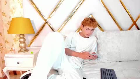 jacobrusso online show from February 13, 6:06 am