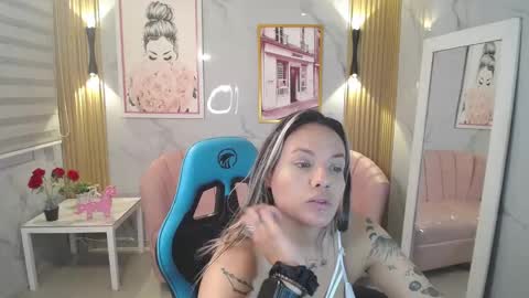 Snapshot of jade_jones_a chatting on October 15, 4:49 am Jade online show from October 15, 4:49 am
