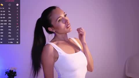 Snapshot of jade_paris chatting on October 19, 12:10 pm Jade Paris online show from October 19, 12:10 pm