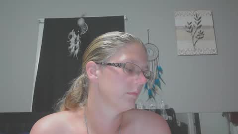 JadeLuv online show from May 28, 2:31 am