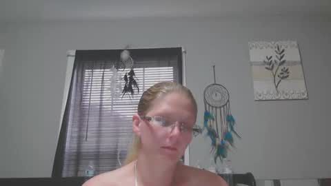 JadeLuv online show from March 7, 6:19 pm