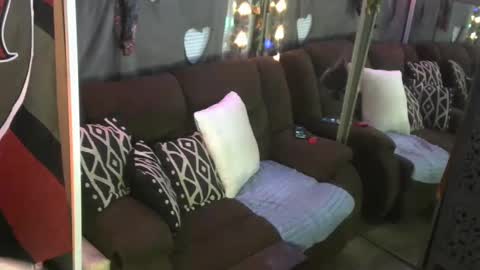 Jamie Rose Queenschild ever... online show from March 3, 4:36 am