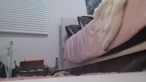 jaidenblake online show from February 1, 4:09 am