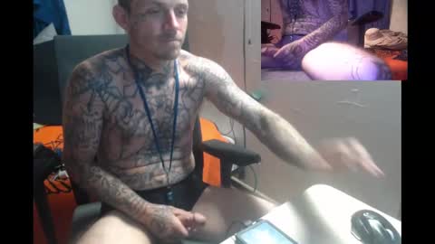 showingitoff online show from October 5, 10:28 pm