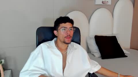 Jake  online show from June 11, 8:18 pm