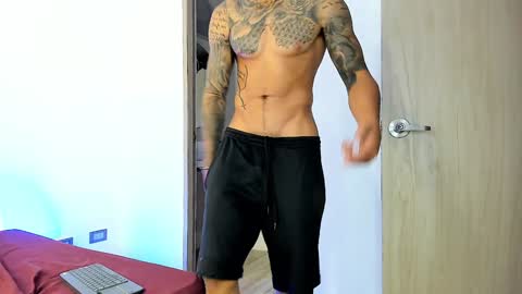 Santiago online show from February 5, 1:15 am