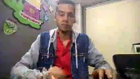 jalfredo5 online show from March 9, 7:01 am