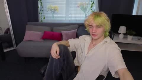 JameMiller online show from March 26, 7:35 am