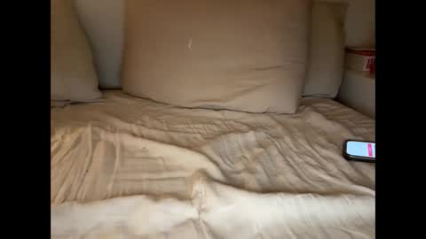 jameslarson1 online show from January 25, 2:04 am