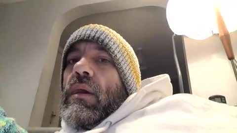 jamie198307 online show from April 24, 12:01 am