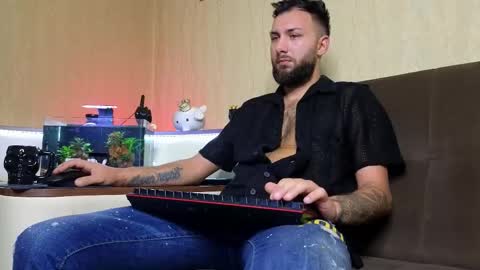 Robbie online show from October 2, 8:02 am