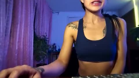 janariivera1 online show from September 27, 4:21 am