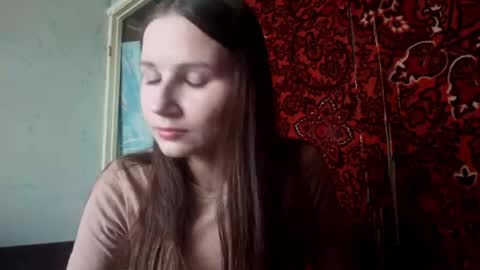 Chloe online show from June 5, 9:04 am