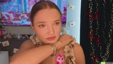 Hi Im Alice and here youll find something online show from April 9, 7:03 am